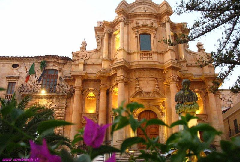 Casa Vacanze Il Quadrifoglio Noto Exteriör bild